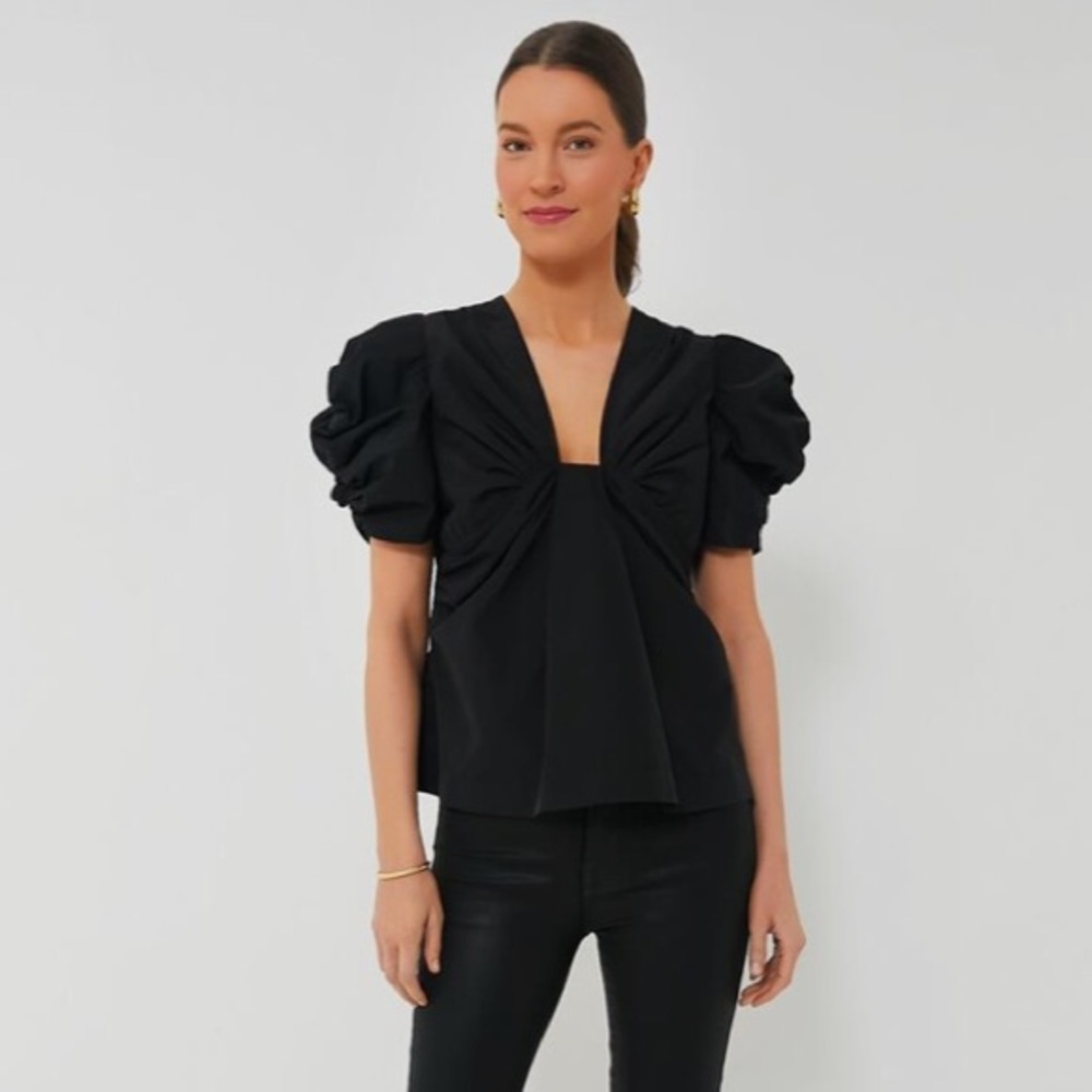 Hyacinth House by Tuckernuck Black Aubrey Blouse size X Small Plunge V-Neck Top
